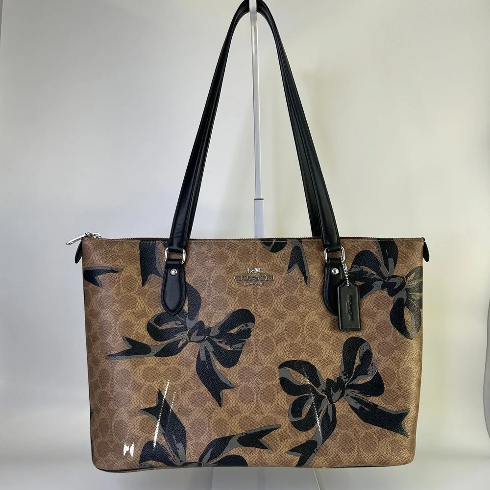 Coach Gallery Tote Khaki Black Signature Canvas Bow Print Bag CZ174 Good